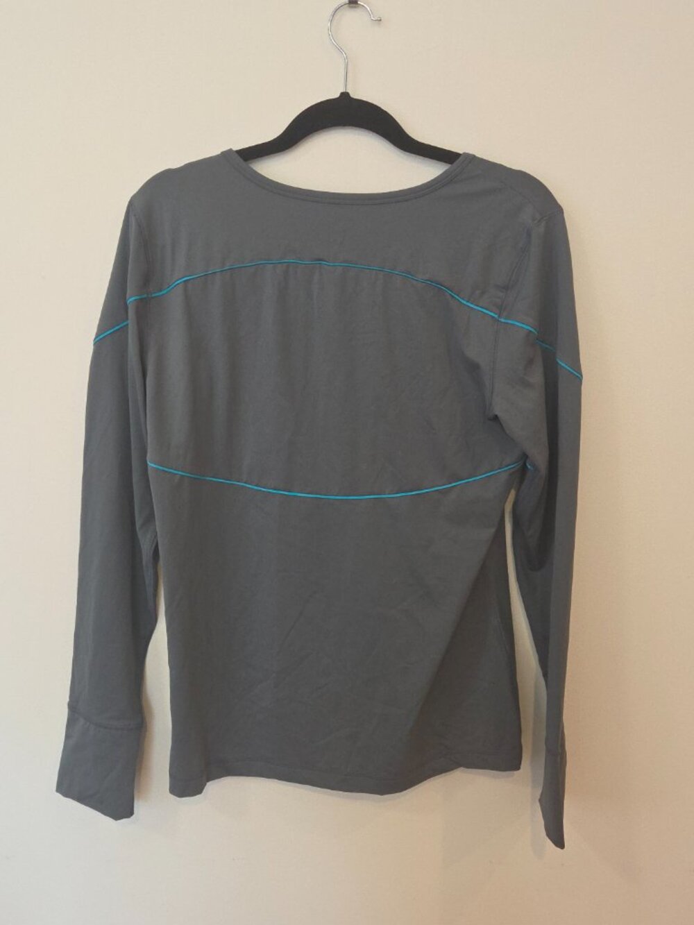 NWT GapBodyFit Gray & Teal Keyhole Long Sleeve Crewneck Top Size L - Picture 2 of 8
